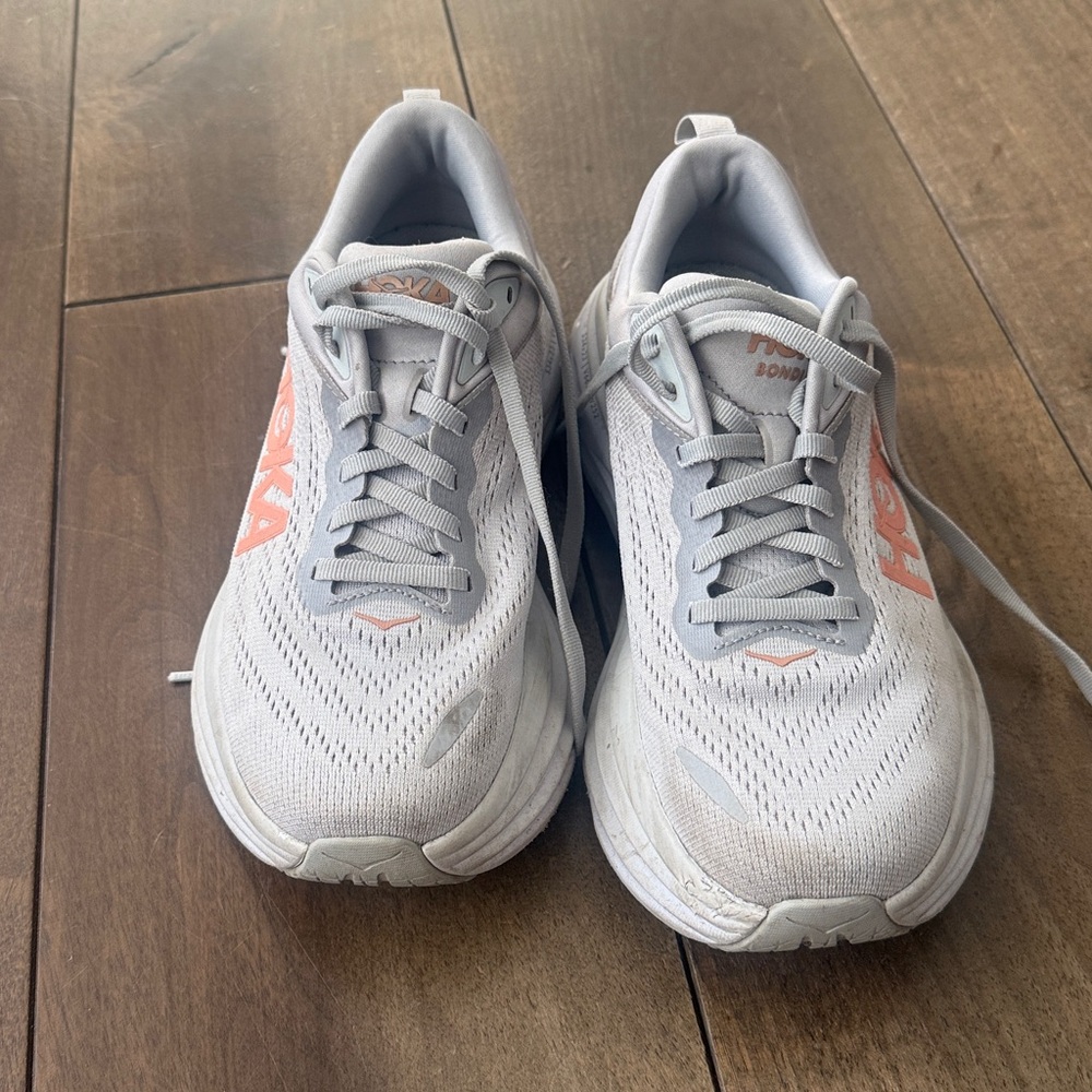 Hoka Bondi 8 Sneakers